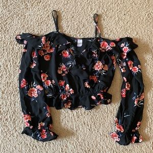 Divided H&M cold shoulder floral long sleeve